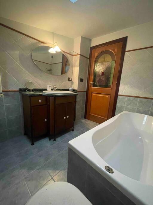 La Casa Nel Cortile Apartment Castelbuono  Ngoại thất bức ảnh